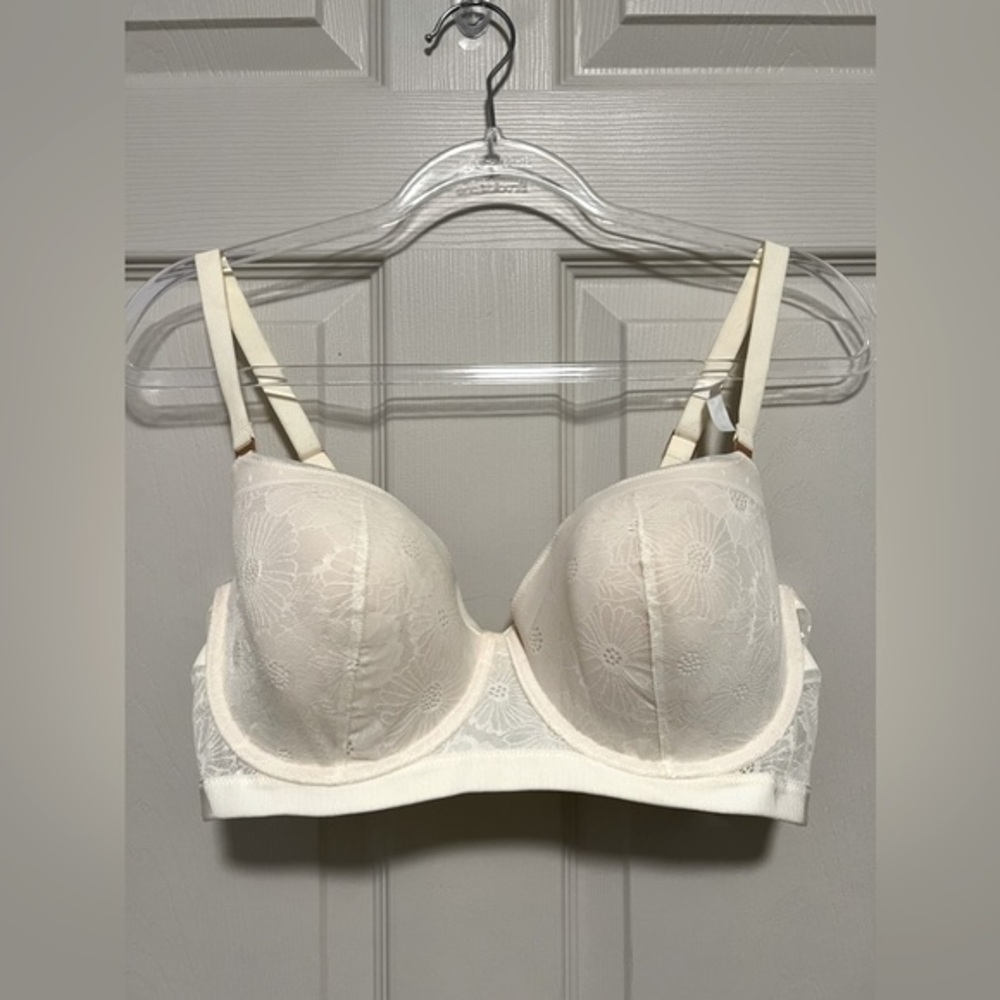 Cream/White Lace Aerie Bra 38D - New without tags